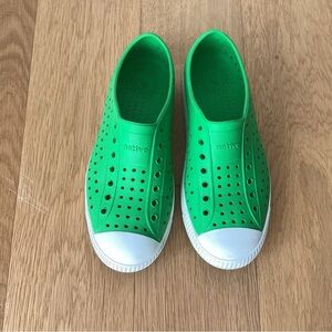 Native Kids Jefferson Slip-On in Bright Green with White Toe